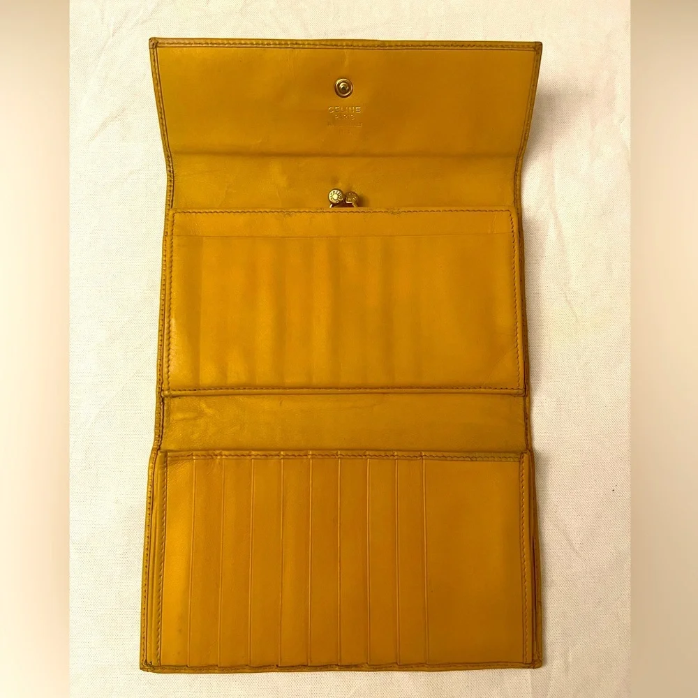 Celine Macadam Trifold Kiss Long Wallet ❤️